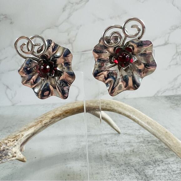 Vintage Sterling Silver Red Stone Floral Brooch Screw Back Earrings Set - Picture 3 of 13